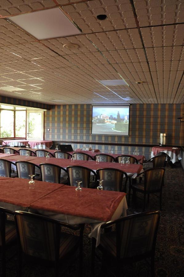 Henri 4 Hotel Rostrenen Kültér fotó