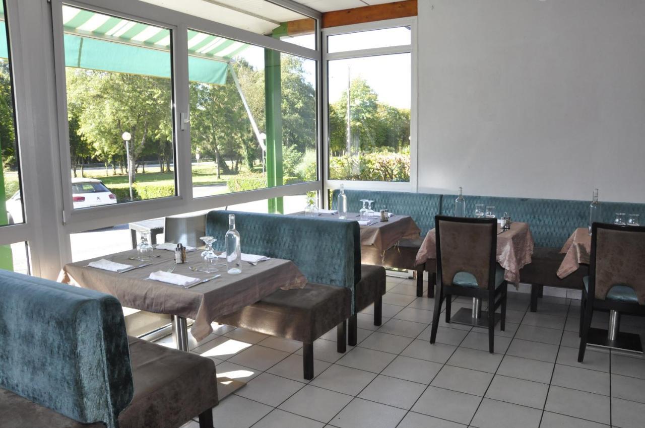 Henri 4 Hotel Rostrenen Kültér fotó