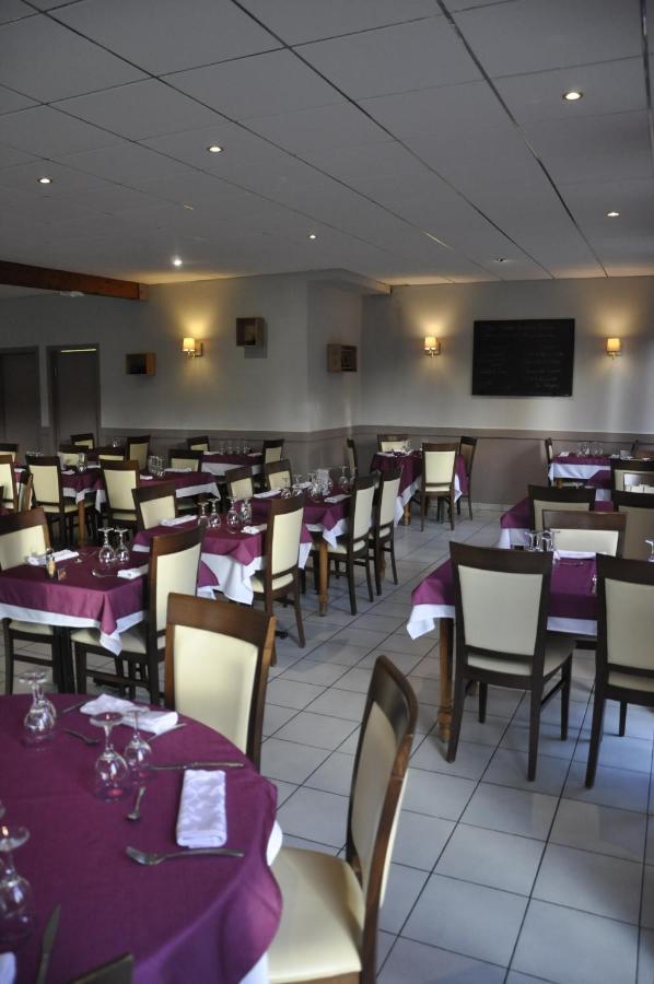 Henri 4 Hotel Rostrenen Kültér fotó