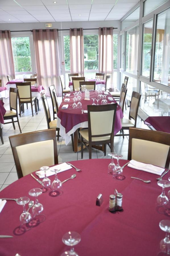 Henri 4 Hotel Rostrenen Kültér fotó